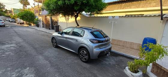PEUGEOT 208 1.0 TURBO 200 FLEX ALLURE CVT